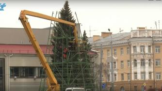 Главная елка на площади Кирова