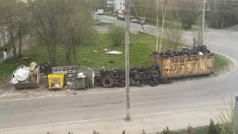 Горы автомобильных покрышек на Кукковке