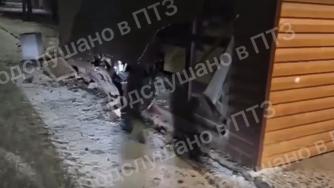 поврежденный павильон