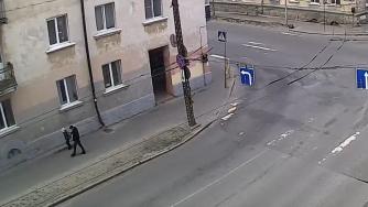 пристал к ребенку