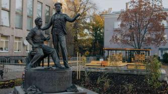 Памятник Петрозаводск