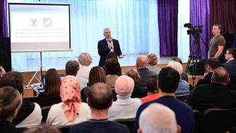 парфенчиков выступает перед жителями