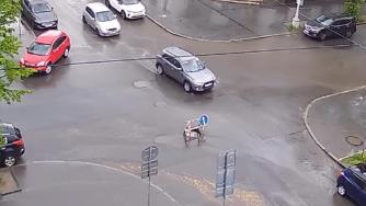 Провал в асфальте