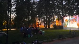 кино на улице