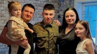 семья в новом доме