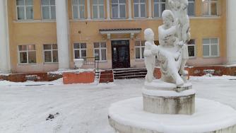 скульптура у роддома