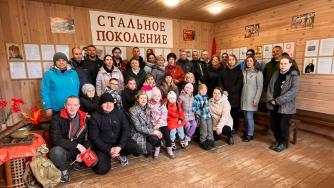 участники митинга в Киндасово