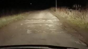 фары светят на дорогу