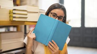 книга_чтение_досуг_девушка