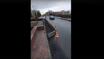 странный тротуар