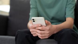 смартфон в руках