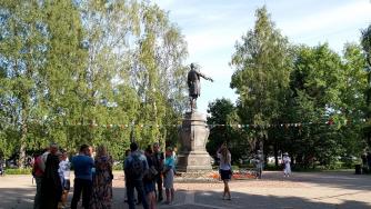 туристы