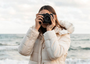 девушка с фотоаппаратом