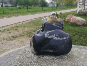 Композиция на набережной Онежского озера