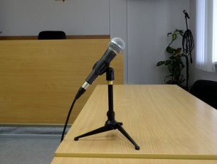 Микрофон в суде