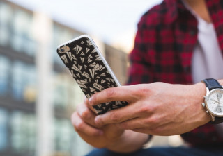 Мужчина с телефоном