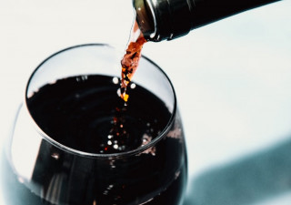 Вино в бокале