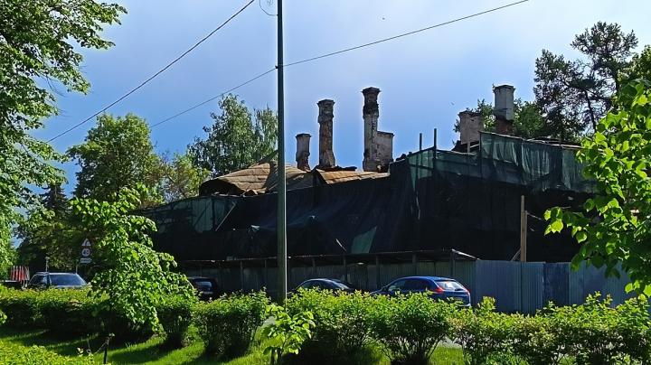 сгоревший памятник