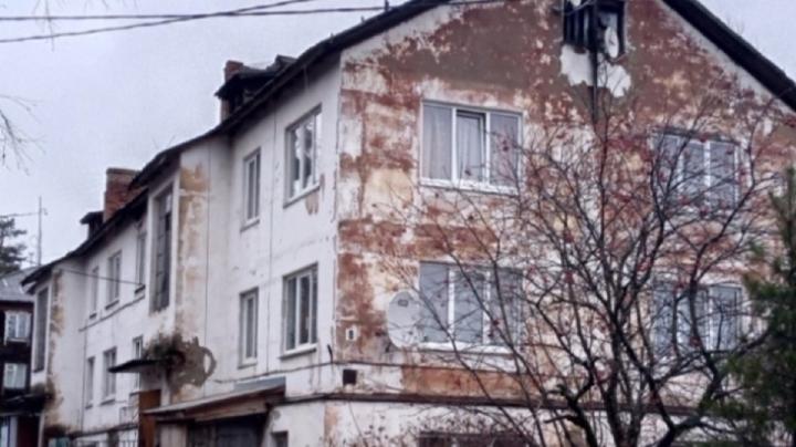 Дом с леопардовыми стенами