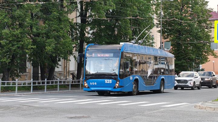Троллейбус на улице Петрозаводска