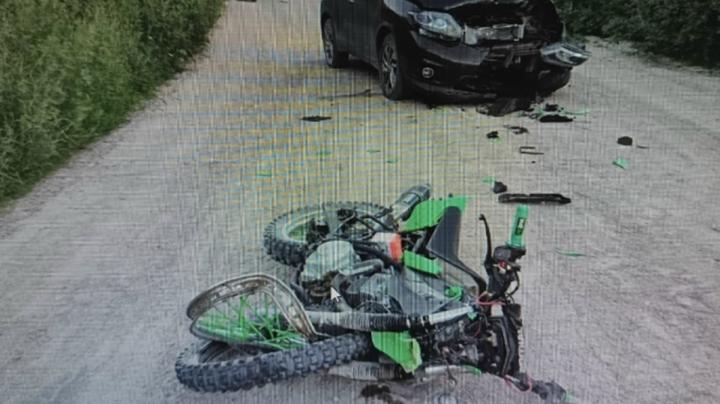 Столкновение автомобиля и мотоцикла