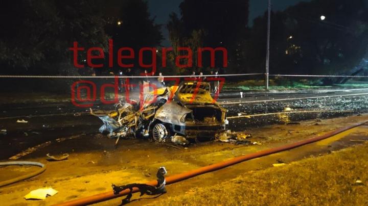 сгоревшее после ДТП в Новой Москве авто