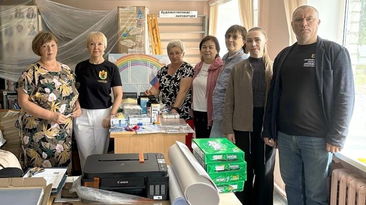 Подарки библиотеке в Матросах