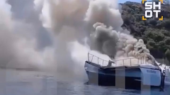 пожар на экскурсионном катере 