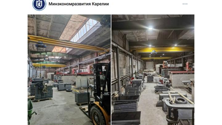 оборудование на заводе, плиты, камень