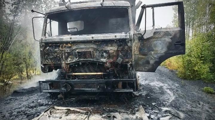 сгоревший автомобиль
