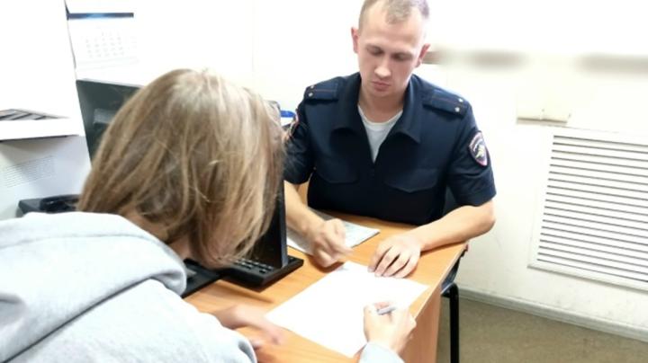 Водитель на беседе в полиции
