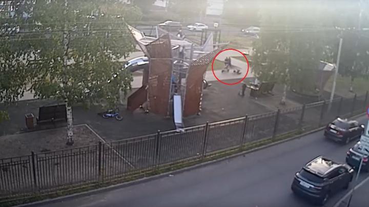 детская площадка и сбили ребенка
