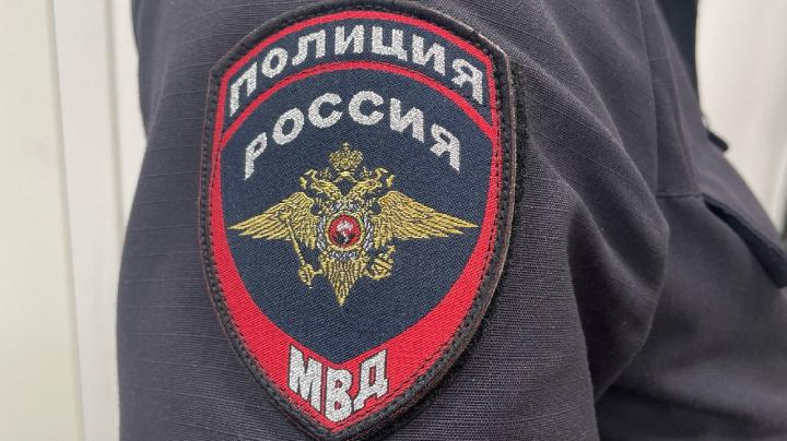шеврон на форме полицейского
