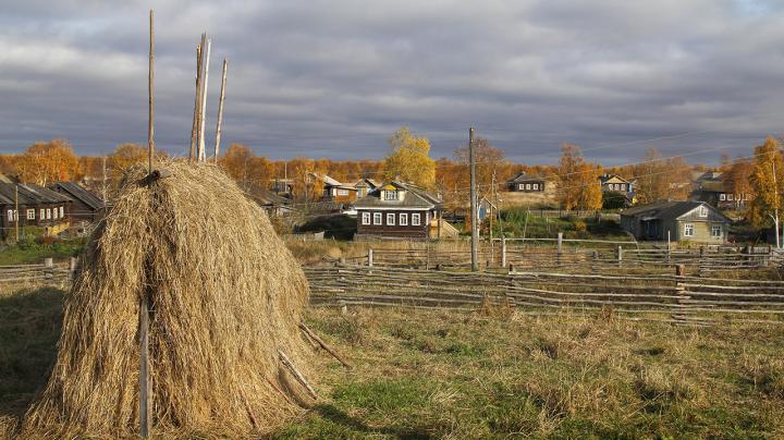 Осенний сельский пейзаж в Карелии