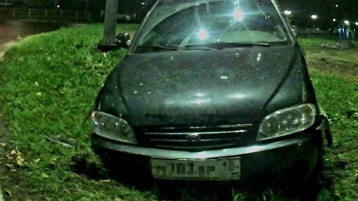 легковушка в кювете в городе