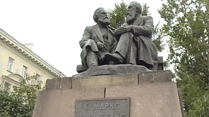 pamatnik v Ptz