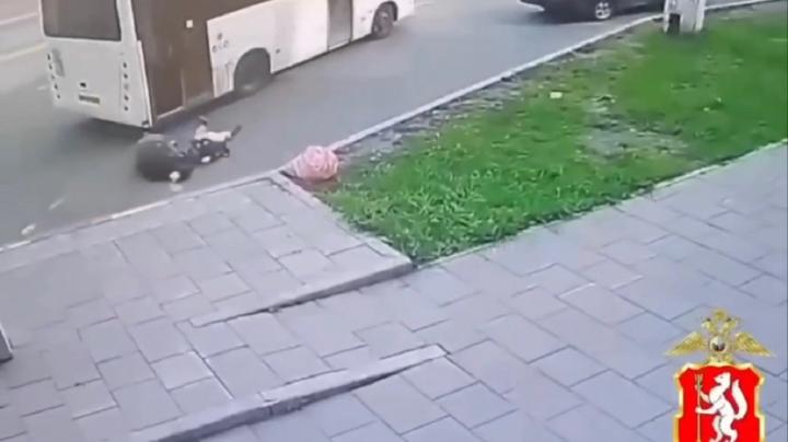 пассажиры выпали из автобуса