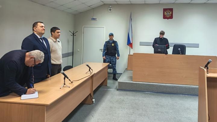адвокаты, суд, приставы