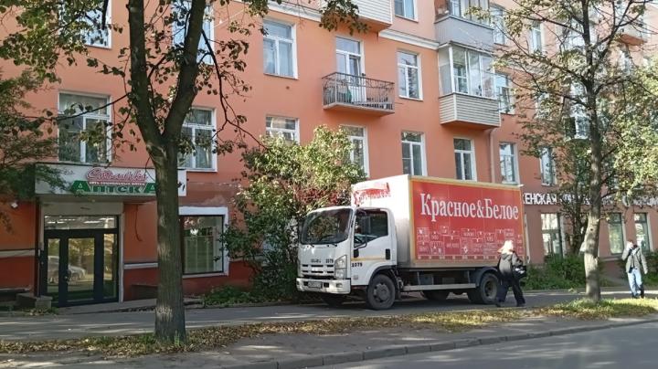 фургон алкомаркета