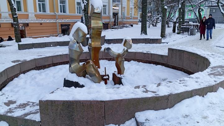 фонтан зимой