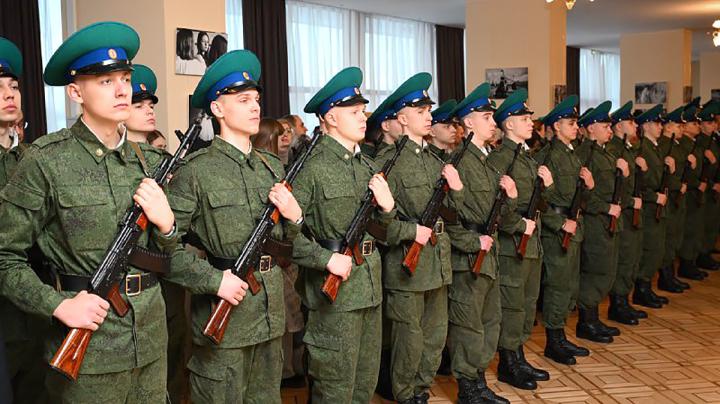 Молодые пограничники принимают Присягу