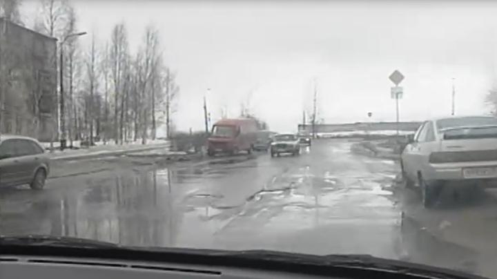 ямы на дороге