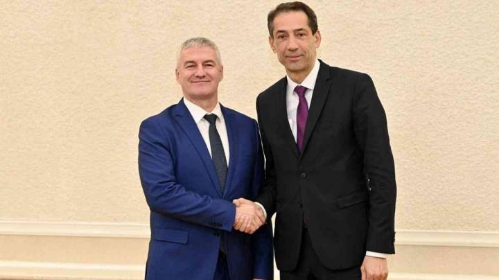 глава карелии рукопожатие