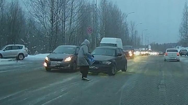 сбитая женщина