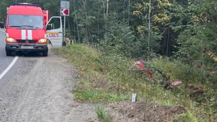 Автомобиль в кювете