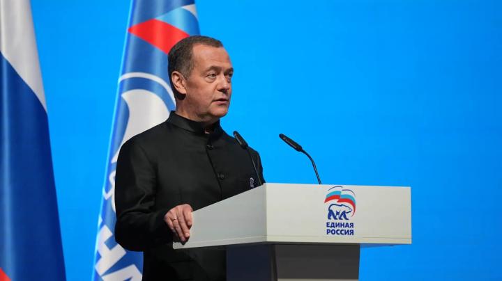 Дмитрий Медведев