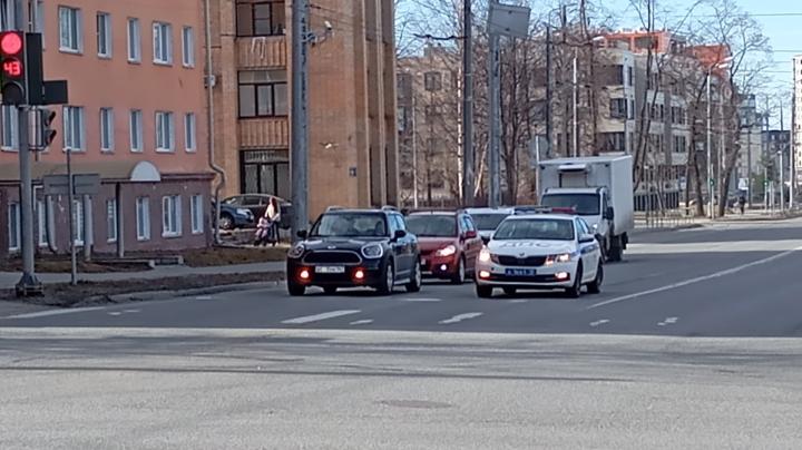 машины на улице