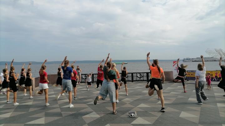 Онежская зарядка на набережной