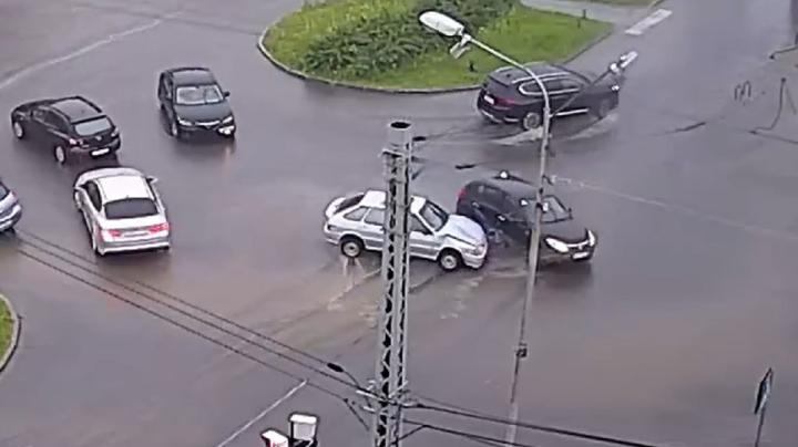 ДТП на Октябрьском
