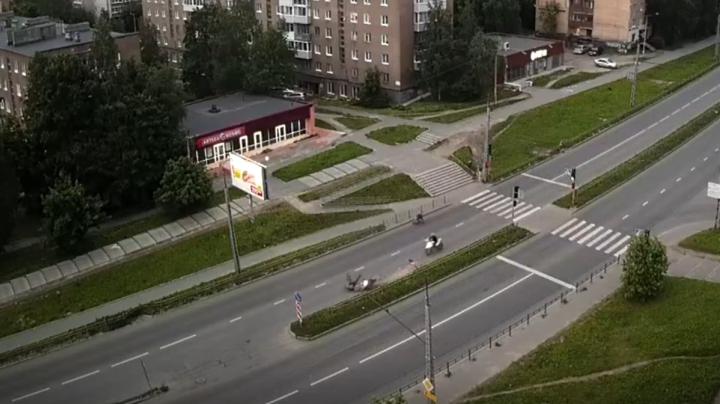 упавший байкер